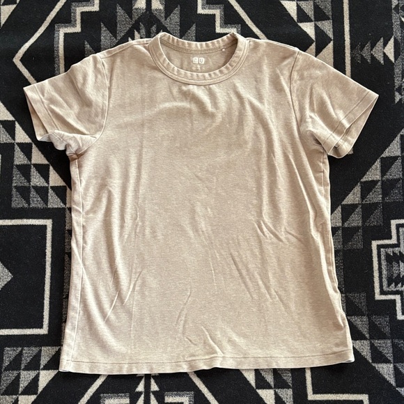 Uniqlo Cotton Tee - Picture 1 of 6